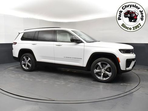 New 2026 Jeep Grand Cherokee L Limited image 1