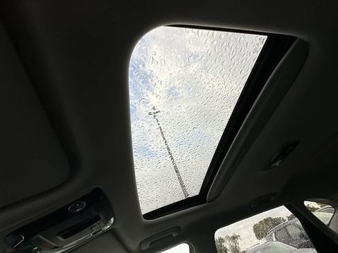 New 2026 Kia Seltos SX w/ SX Sunroof Package image 17