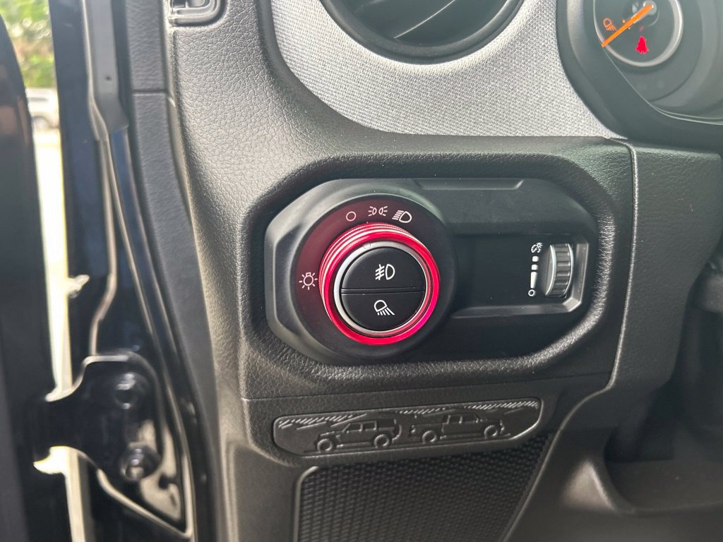 Used 2025 Jeep Gladiator Sport AWD/4WD image 34