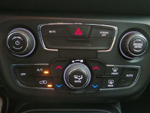 Used 2020 Jeep Compass Trailhawk AWD/4WD image 13