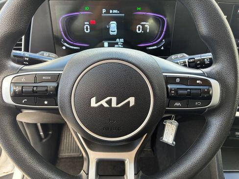 Used 2025 Kia Sportage LX image 27
