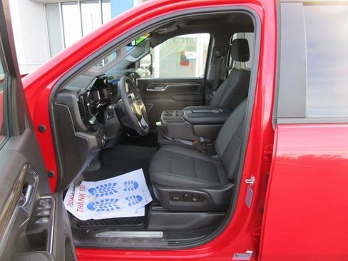 Used 2024 Chevrolet Silverado 3500 LT w/ Convenience Package image 18