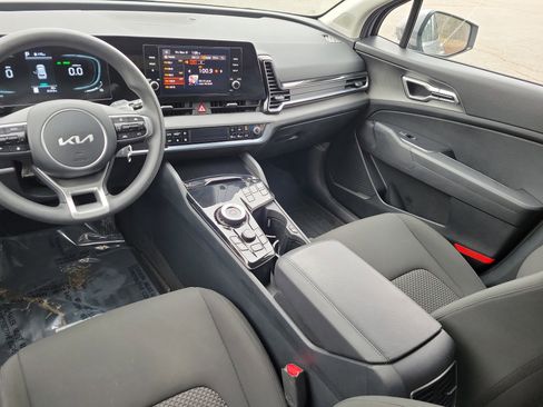 Used 2024 Kia Sportage LX image 19