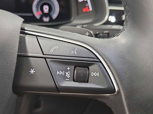 Used 2023 Audi Q8 Prestige image 26