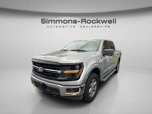 Used 2024 Ford F150 XLT image 3