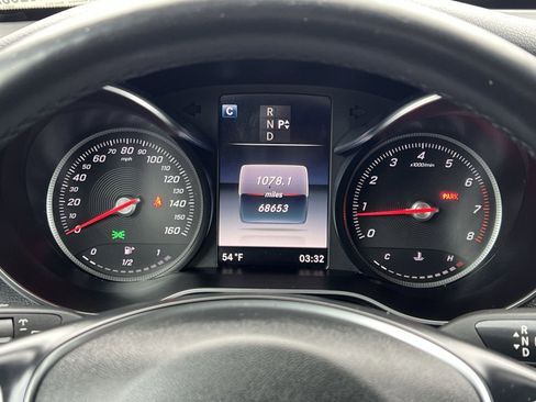 Used 2019 Mercedes-Benz GLC 300 4MATIC image 13