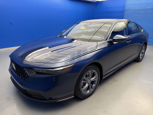 Used 2024 Honda Accord EX image 4