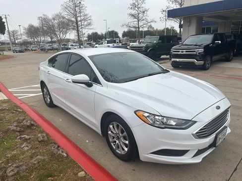 Used 2017 Ford Fusion S image 1