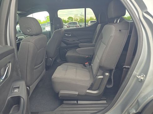 Used 2023 Chevrolet Traverse LT FWD image 11