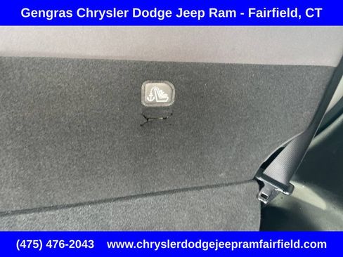 Used 2015 Toyota RAV4 Limited AWD/4WD image 32