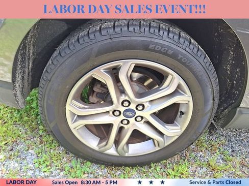 Used 2017 Ford Edge Titanium w/ Equipment Group 301A AWD/4WD image 9