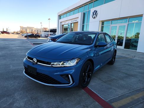 New 2026 Volkswagen Jetta SE image 3