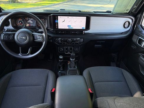 Used 2026 Jeep Wrangler Unlimited Sport AWD/4WD image 11