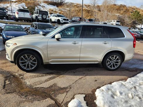 Used 2016 Volvo XC90 T6 Momentum image 4
