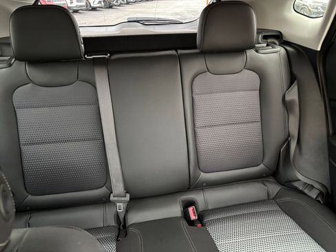 Used 2025 Chevrolet Trax LT image 31