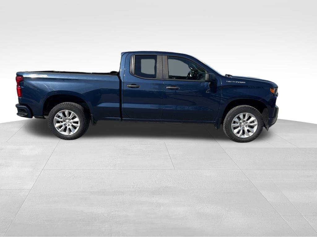 Used 2020 Chevrolet Silverado 1500 Custom w/ Custom Value Package AWD/4WD image 7