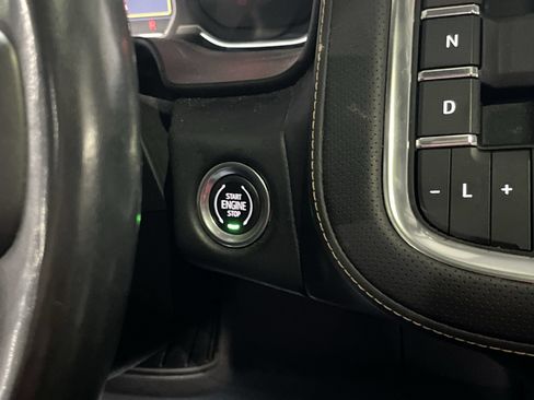 Used 2021 GMC Yukon XL AT4 w/ AT4 Premium Plus Package AWD/4WD image 17
