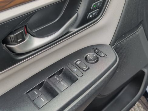Used 2018 Honda CR-V EX-L image 11