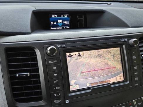 Used 2012 Toyota Sienna XLE w/ Premium Pkg image 23