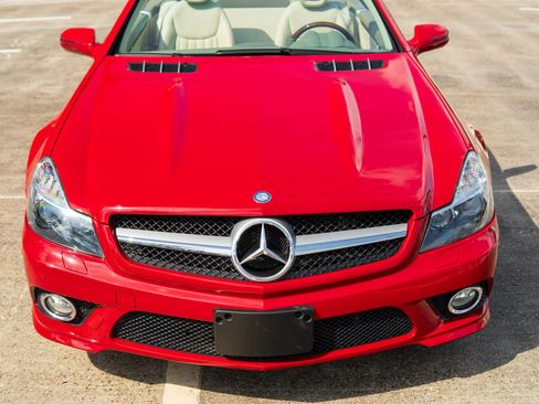Used 2011 Mercedes-Benz SL 550 image 17