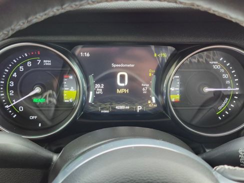 Used 2023 Jeep Wrangler Unlimited Sahara w/ Cold Weather Group AWD/4WD image 11