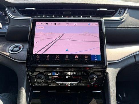 New 2025 Jeep Grand Cherokee L Limited w/ Luxury Tech Group II image 18