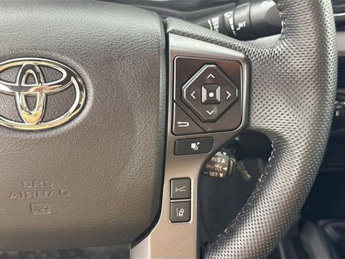 Used 2022 Toyota Tacoma TRD Sport w/ Technology Package AWD/4WD image 25