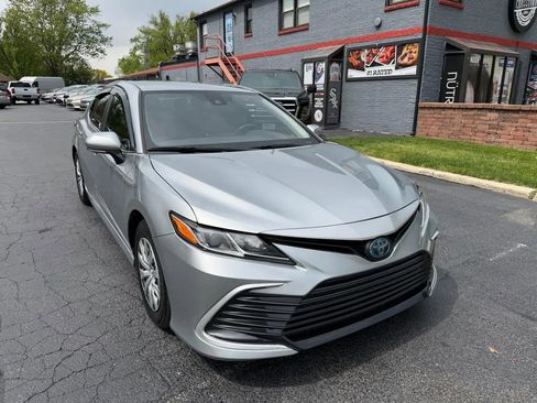 Used 2021 Toyota Camry LE FWD image 5