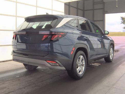 Used 2025 Hyundai Tucson SE FWD image 3