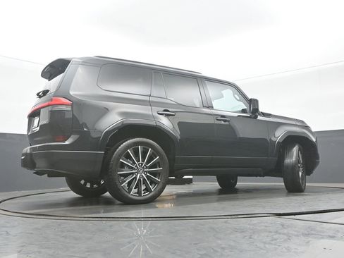 Used 2024 Lexus GX 550 w/ Accessory Package (Z1) AWD/4WD image 34