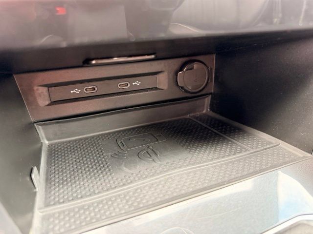 Certified 2024 Volkswagen Tiguan SE R-Line AWD/4WD image 20