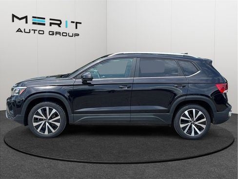 Used 2022 Volkswagen Taos SE image 5