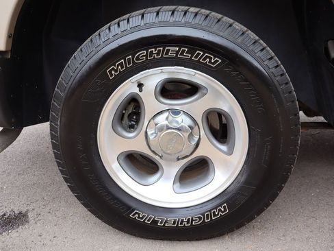 Used 2004 Ford Explorer Sport Trac XLT image 42