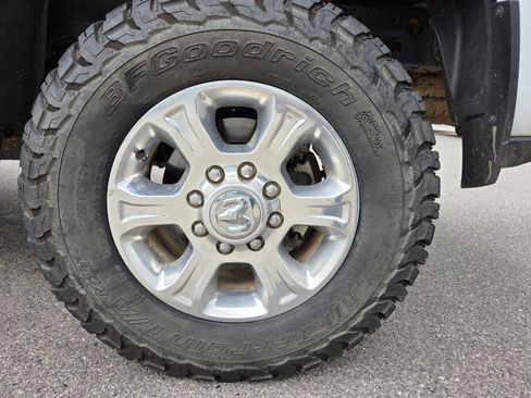 Used 2023 RAM 2500 Big Horn w/ Level 1 Equipment Group AWD/4WD image 9