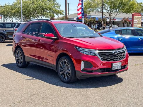 Used 2023 Chevrolet Equinox RS w/ RS Leather Package AWD/4WD image 5