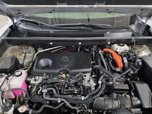 Used 2020 Toyota RAV4 XLE w/ Convenience Package image 27