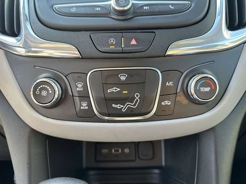 Used 2022 Chevrolet Equinox LS w/ LPO, Floor Liner Package FWD image 21
