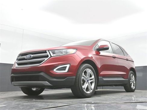 Used 2017 Ford Edge Titanium w/ Technology Package image 45