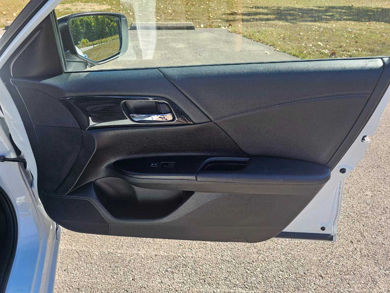Used 2013 Honda Accord Sport image 16
