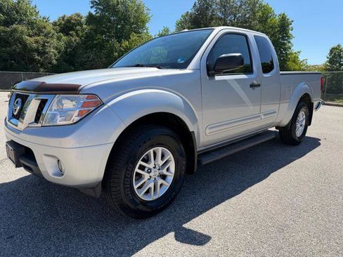 Used 2016 Nissan Frontier SV w/ SV Value Truck Package AWD/4WD image 1