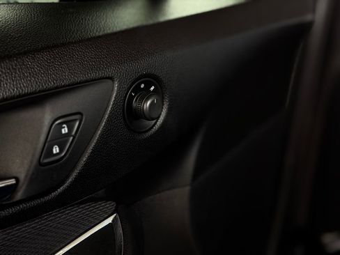 Used 2017 Chevrolet Cruze LT w/ Convenience Package image 38