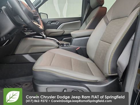 Used 2024 Chevrolet Colorado ZR2 w/ ZR2 Convenience Package III image 19