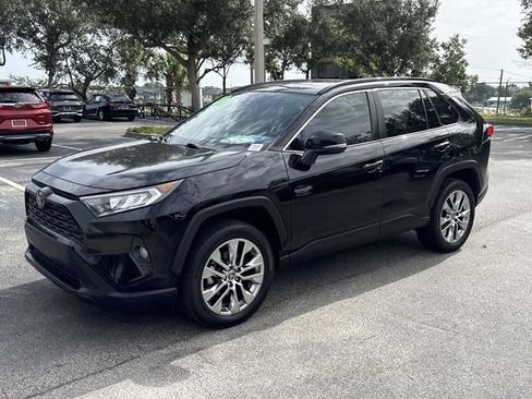 Used 2021 Toyota RAV4 XLE Premium FWD image 8