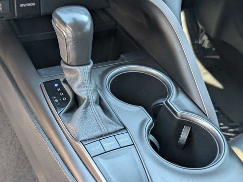 Used 2023 Toyota Camry SE image 16