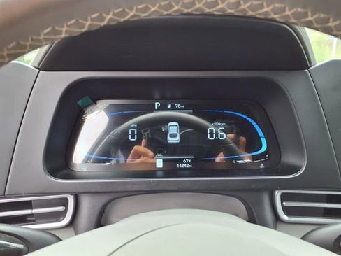 Certified 2025 Hyundai Elantra Sport FWD image 17