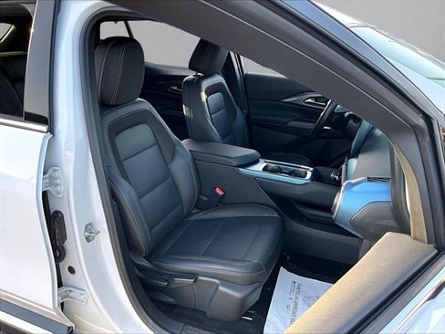Used 2024 Chevrolet Equinox EV LT FWD image 9