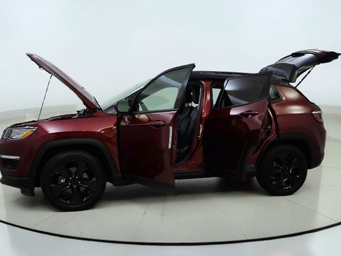 Used 2021 Jeep Compass Latitude w/ Sun and Sound Group FWD image 11