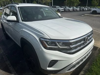 Used 2023 Volkswagen Atlas SE w/ Black Wheel Package