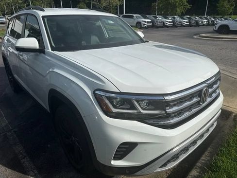 Used 2023 Volkswagen Atlas SE w/ Black Wheel Package AWD/4WD image 1
