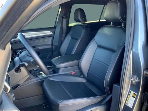 Used 2023 Volkswagen Atlas Cross Sport SE image 24